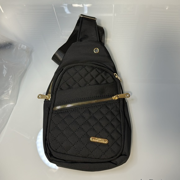 Fashion black quilted w/ gold hardware sling bag - Picture 2 of 11